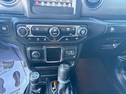 Used 2023 Jeep Wrangler Sport image 21