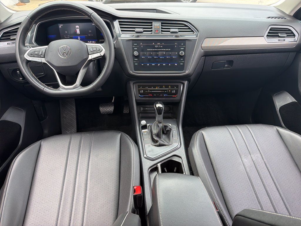 Certified 2023 Volkswagen Tiguan SE FWD image 19