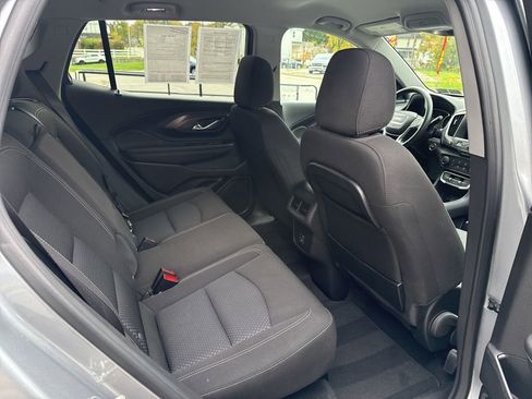 Used 2024 GMC Terrain SLE image 22