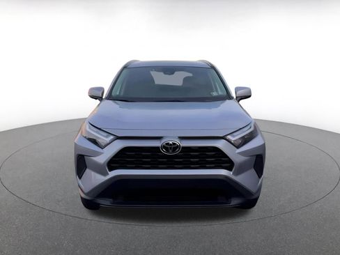 Used 2025 Toyota RAV4 XLE image 5