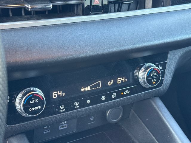 Used 2024 Mitsubishi Outlander SE FWD image 23