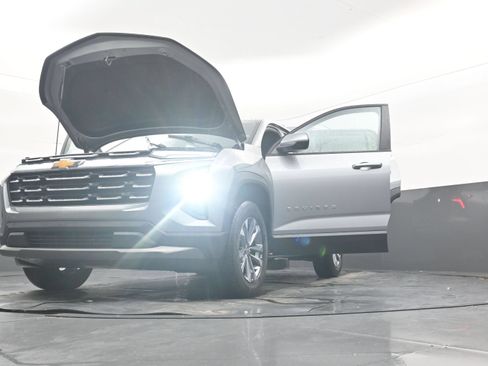 Used 2026 Chevrolet Equinox LT FWD image 41