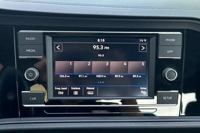 Used 2019 Volkswagen Jetta SE FWD image 17