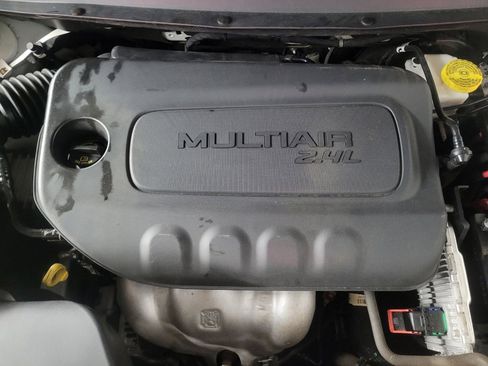 Used 2020 Jeep Cherokee Latitude Plus FWD image 30