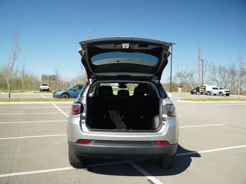 Used 2022 Jeep Compass Latitude w/ Convenience Group image 17