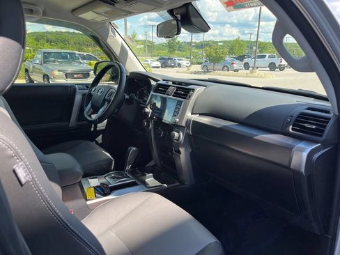 Used 2022 Toyota 4Runner SR5 Premium RWD image 28