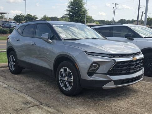 Used 2024 Chevrolet Blazer LT w/ Convenience Package FWD image 9