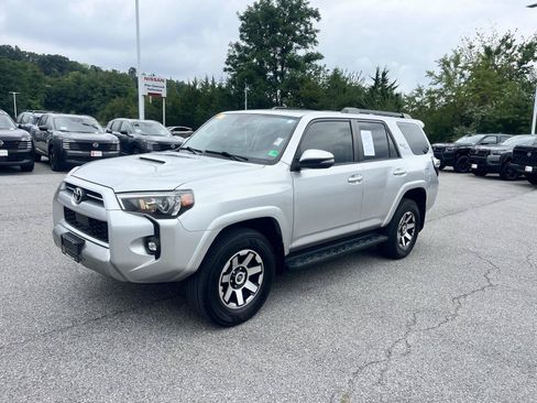 Used 2022 Toyota 4Runner TRD Off-Road Premium AWD/4WD image 3