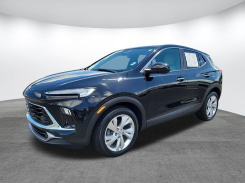 Used 2024 Buick Encore GX Preferred w/ Comfort Package FWD image 3