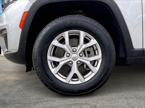 Used 2021 Jeep Grand Cherokee L Limited image 8