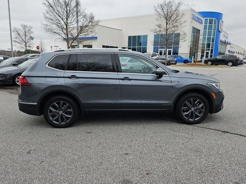 Used 2023 Volkswagen Tiguan SE image 9