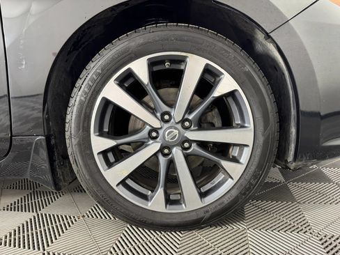 Used 2017 Nissan Altima 2.5 SR FWD image 43