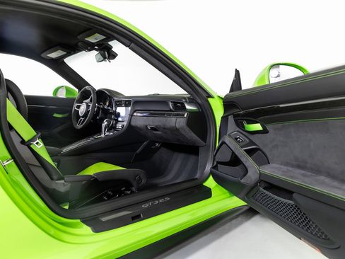 Used 2019 Porsche 911 GT3 RS image 31