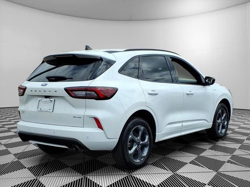 Used 2023 Ford Escape ST-Line w/ Tech Pack #1 AWD/4WD image 5