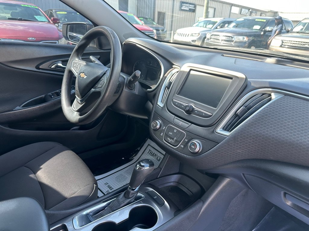 Used 2018 Chevrolet Malibu LS FWD image 8