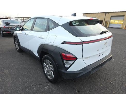 Used 2024 Hyundai Kona SE image 4