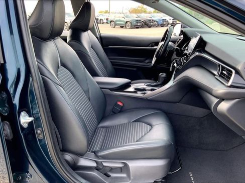 Used 2021 Toyota Camry SE image 9