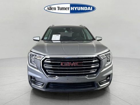 Used 2024 GMC Terrain SLT AWD/4WD image 3