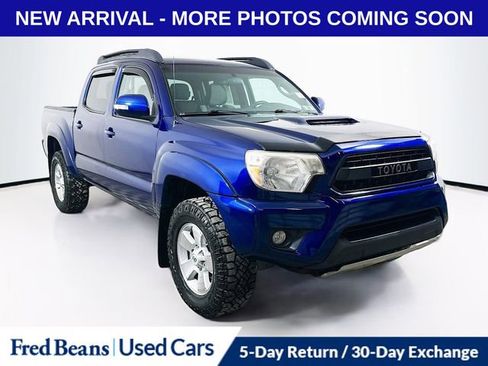 Used 2015 Toyota Tacoma Base image 1
