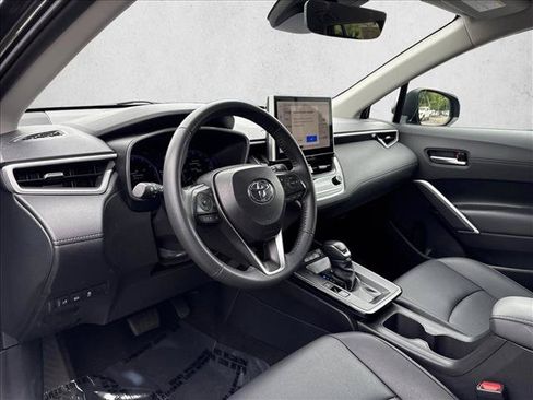 Certified 2026 Toyota Corolla Cross XLE FWD image 9