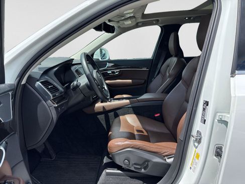 Used 2019 Volvo XC90 T6 Momentum AWD/4WD image 10