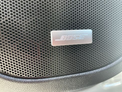 Used 2023 GMC Acadia SLT w/ Elevation Edition image 22