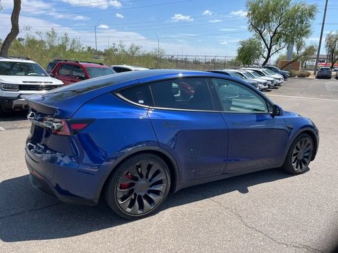Used 2023 Tesla Model Y Performance AWD/4WD image 3