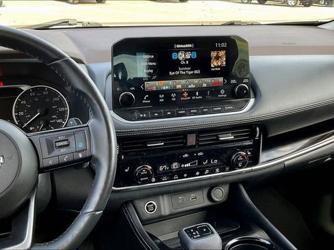 Used 2023 Nissan Rogue SL w/ SL Premium Package image 6