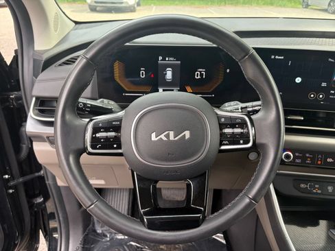Used 2026 Kia Carnival FWD image 29