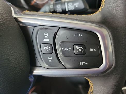 Used 2024 Jeep Wrangler Sahara image 28