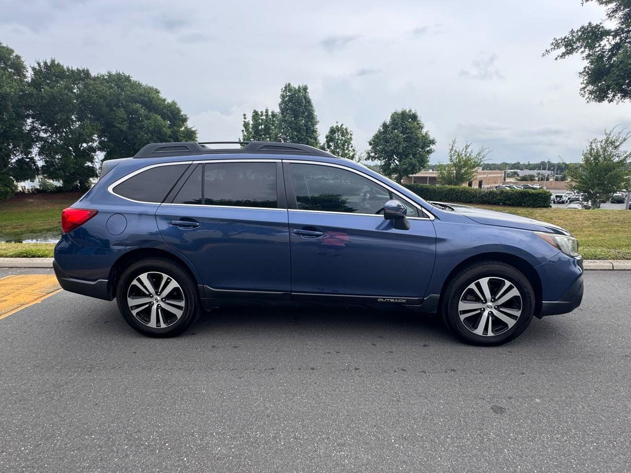 Used 2019 Subaru Outback 2.5i Limited AWD/4WD image 32