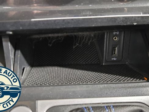 Used 2019 Volkswagen e-Golf SE w/ Driver Assistance Package image 17