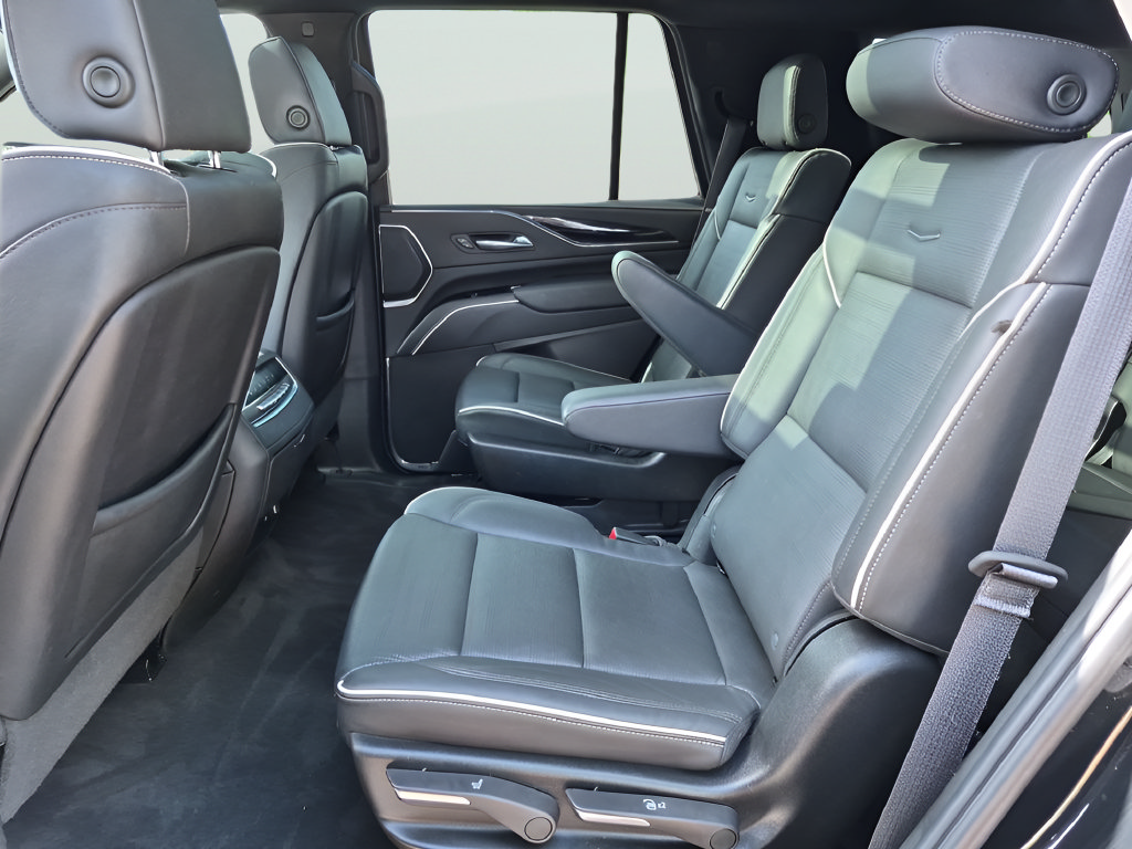 Used 2024 Cadillac Escalade Sport w/ LPO, ONYX Package AWD/4WD image 40
