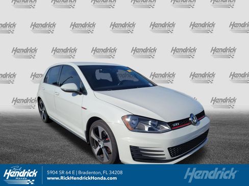 Used 2017 Volkswagen Golf S image 1