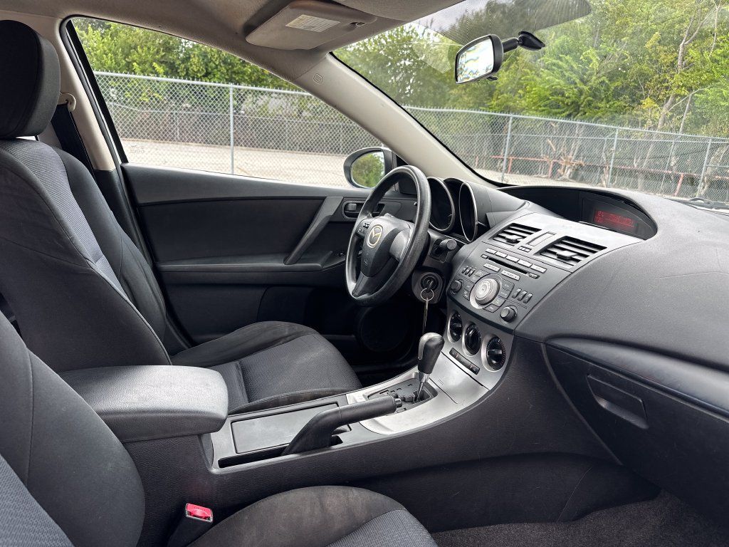 Used 2010 MAZDA MAZDA3 i Sport FWD image 22