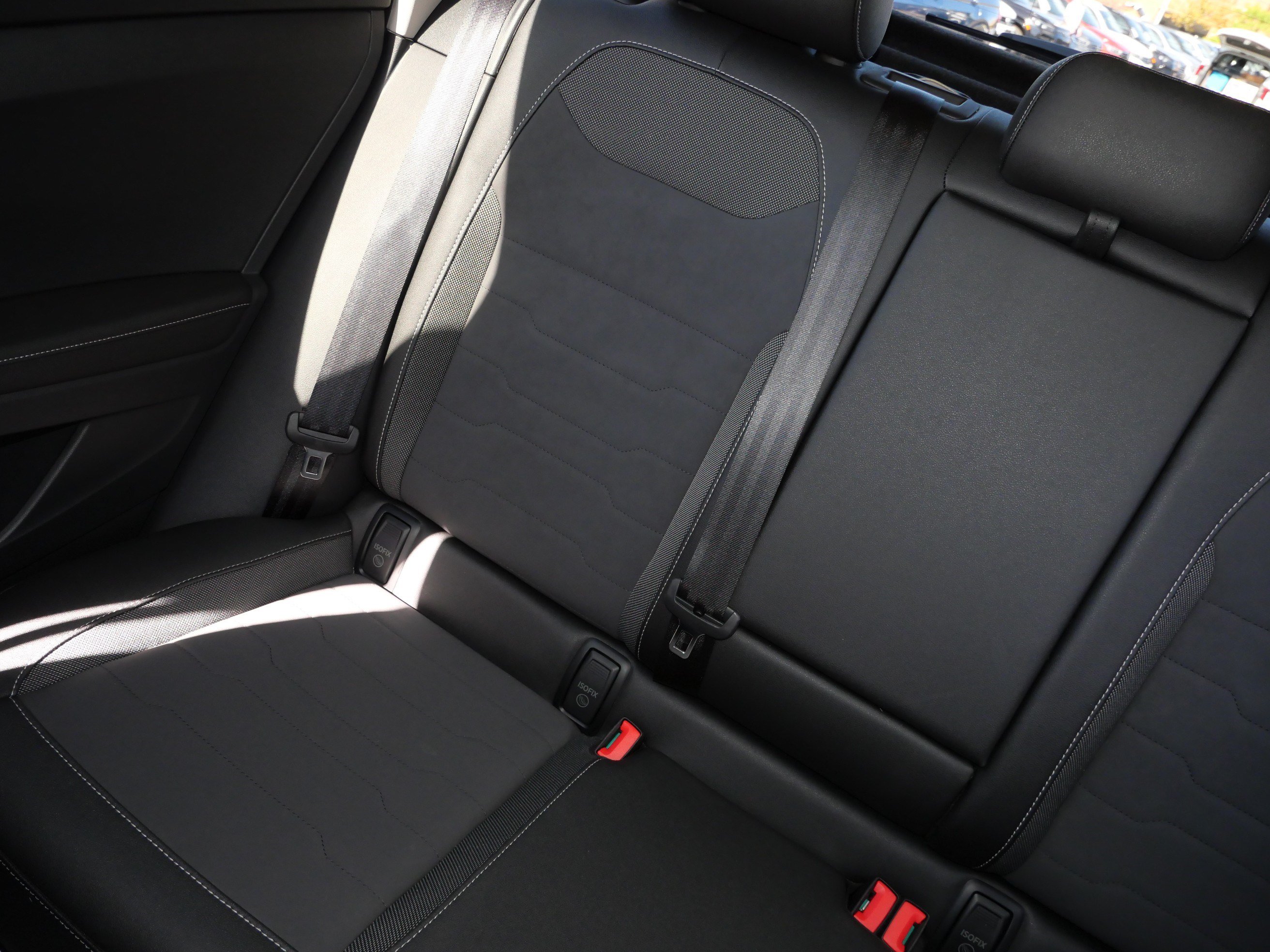 Certified 2025 Volkswagen Taos SE AWD/4WD image 12