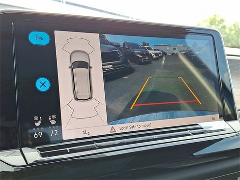 New 2026 Volkswagen Atlas SEL image 12