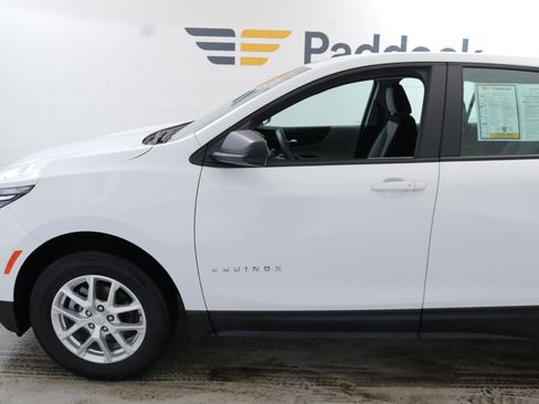 Used 2023 Chevrolet Equinox LS image 4