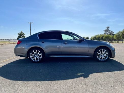 Used 2010 INFINITI G37 Journey w/ Premium Pkg RWD image 4