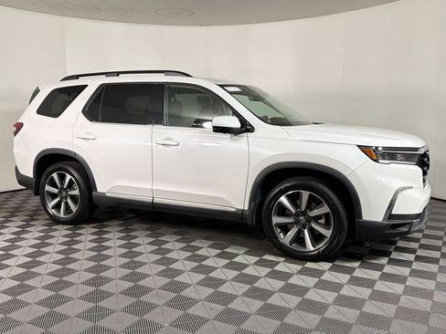 Used 2023 Honda Pilot Elite image 5