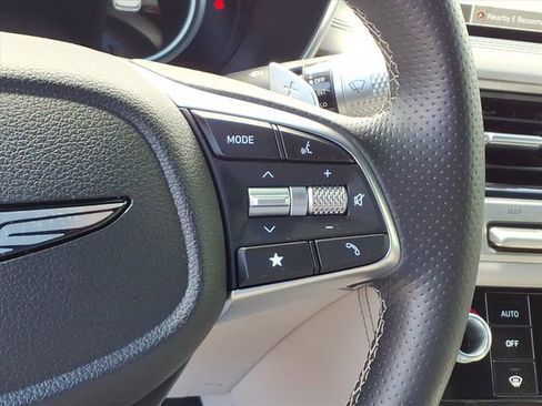 Used 2025 Genesis G70 2.5T RWD image 22