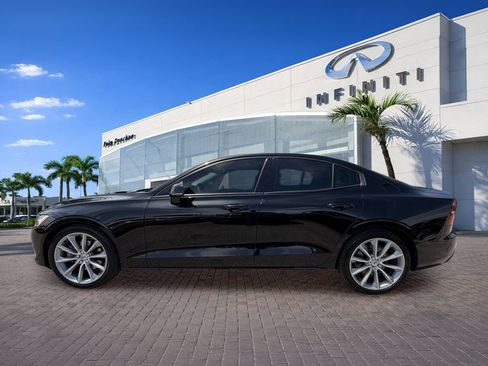 Used 2020 Volvo S60 T5 Momentum FWD image 4