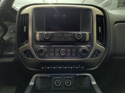Used 2019 GMC Sierra 2500 Denali w/ Duramax Plus Package AWD/4WD image 16