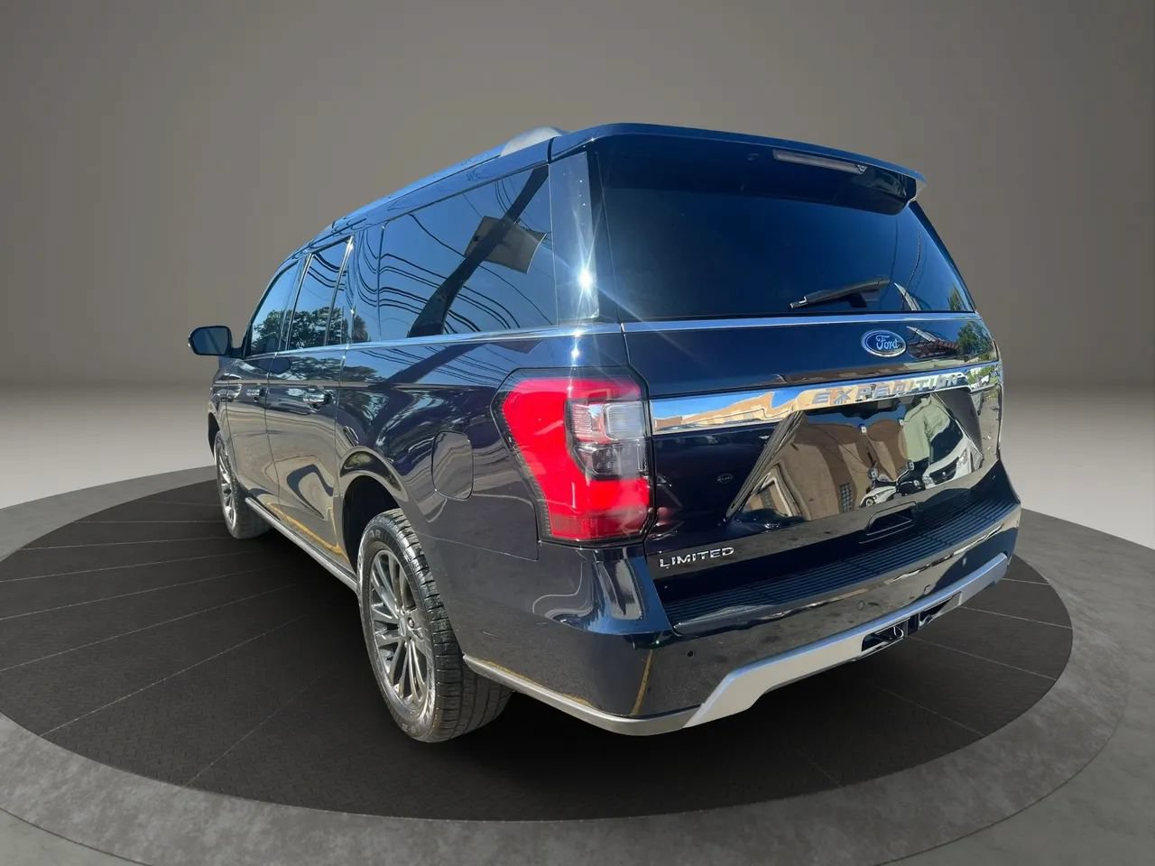 Used 2021 Ford Expedition Max Limited AWD/4WD image 3