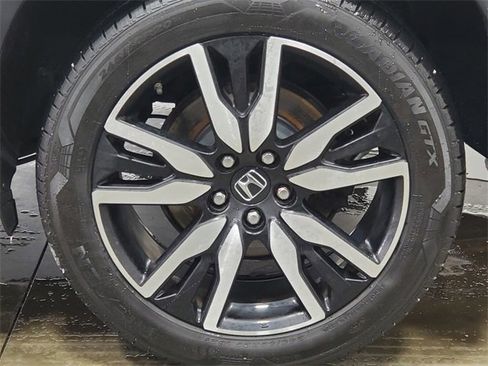 Used 2019 Honda Pilot Touring image 8