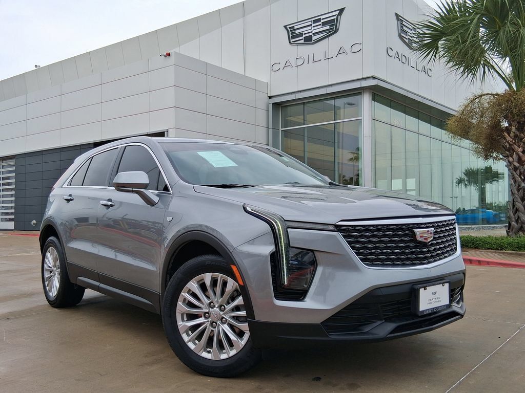 Certified 2024 Cadillac XT4 Luxury FWD image 1