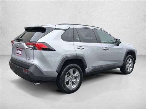 Used 2025 Toyota RAV4 XLE image 5