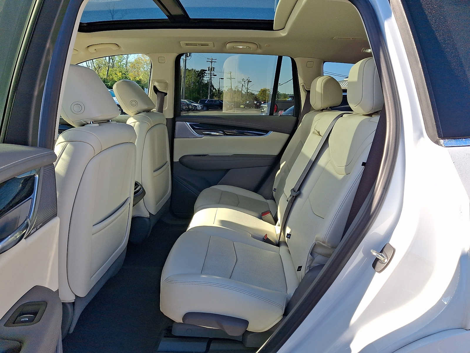 Used 2024 Cadillac XT6 Premium Luxury AWD/4WD image 11