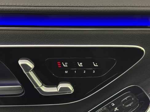 Used 2022 Mercedes-Benz S 500 4MATIC w/ AMG Line Package image 18