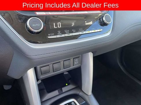Used 2024 Toyota Corolla Cross LE FWD image 32